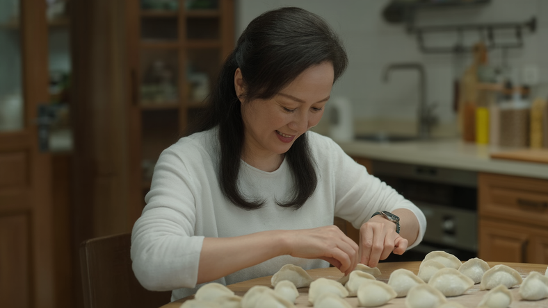 小城妇女,流行在家卖饺子